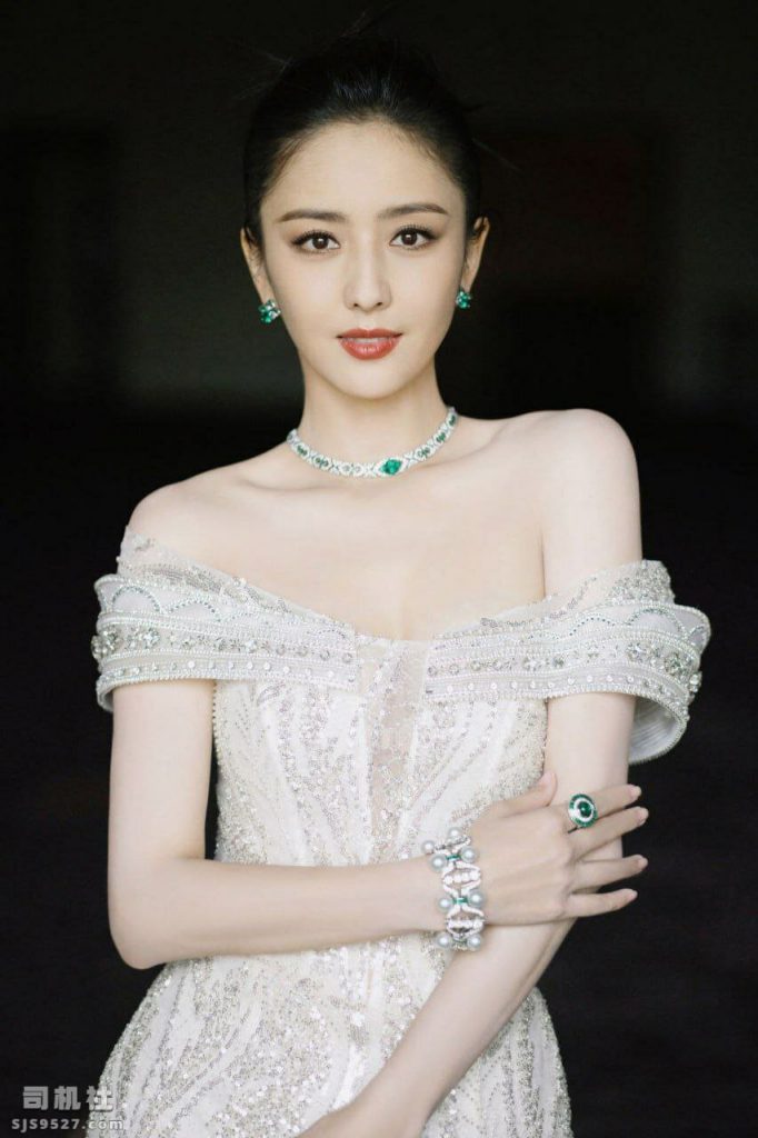 图片[3]-ai明星脱衣裸体，大陆女星佟丽娅裸体脱衣-TUOCRM