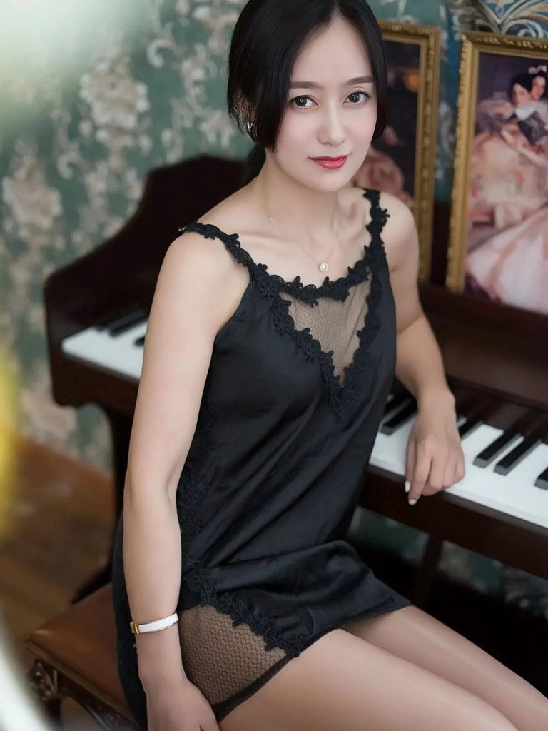 图片[3]-ai脱衣 ，抖音女网红，丝袜少妇熟女，黑色蕾丝吊带裙-TUOCRM