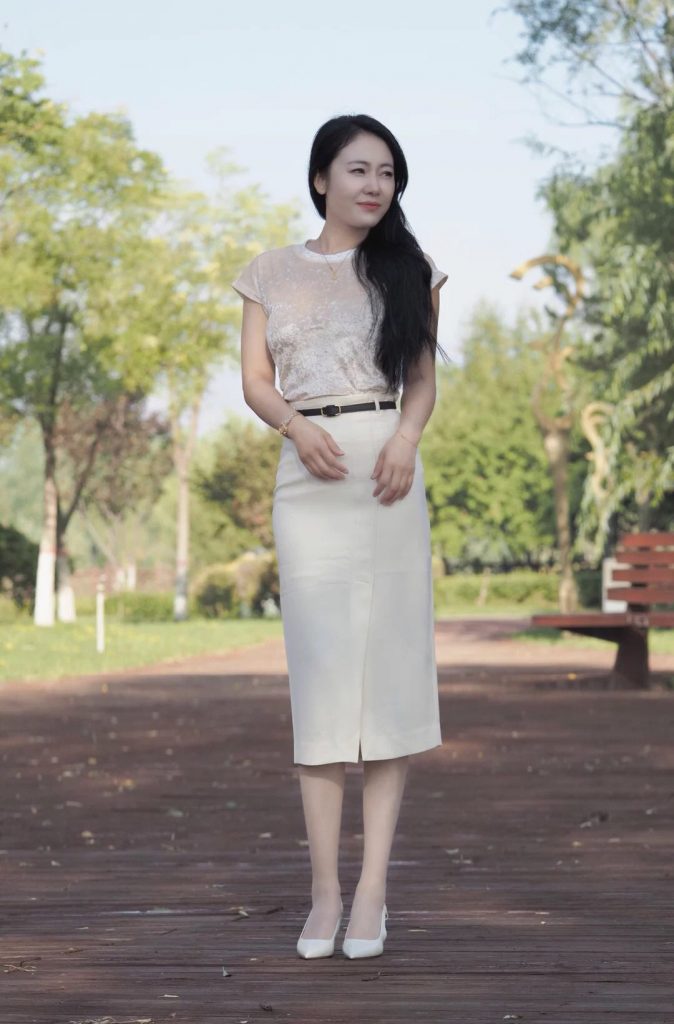 图片[5]-在线ai去衣 素人脱衣案例展示篇 隔壁气质邻居阿姨-ai脱衣网