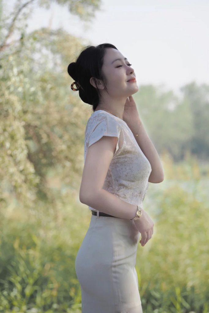 图片[3]-在线ai去衣 素人脱衣案例展示篇 隔壁气质邻居阿姨-ai脱衣网